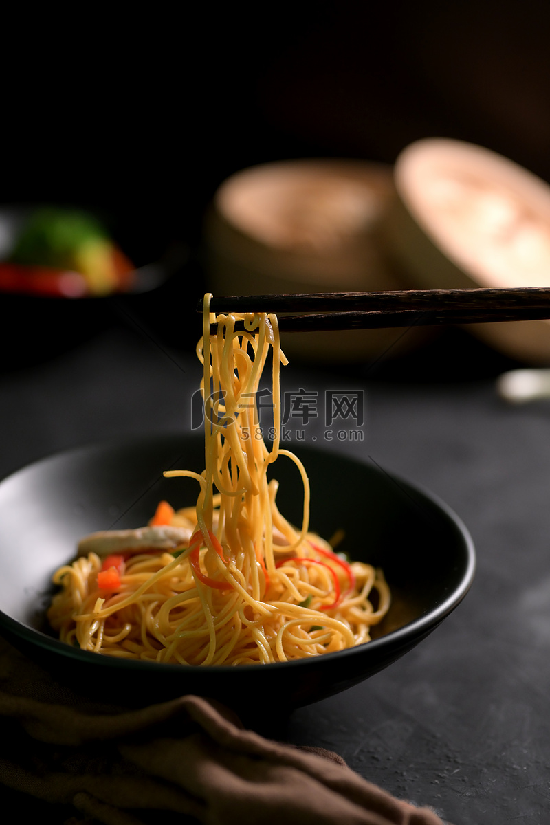 铁板秘制炒面